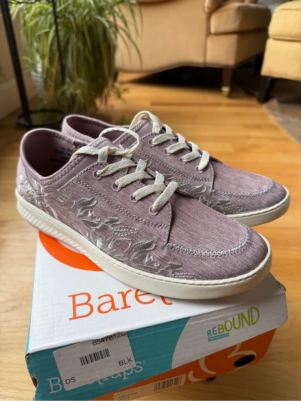 Baretraps Yalora Women's Pink Lace-Up Casual Sneakers sz 8